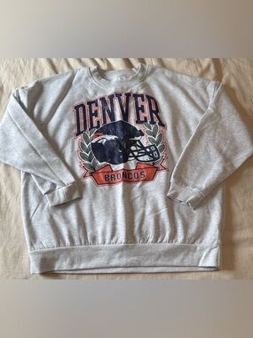 NWOT Denver Broncos Gray Oversized Crewneck Sweatshirt
